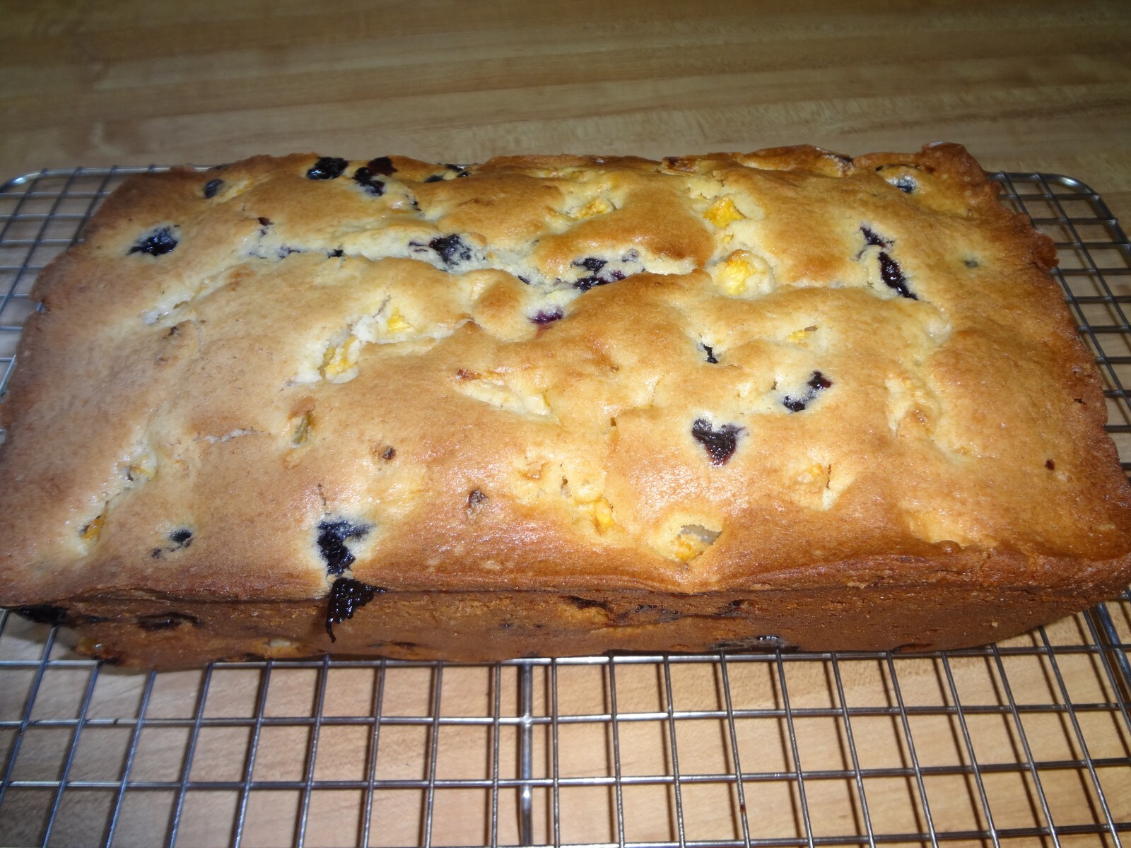 SCRUMPTIOUS HOMEMADE BLUEBERRY PEACH BREAD (9″ x 5″) LOAF