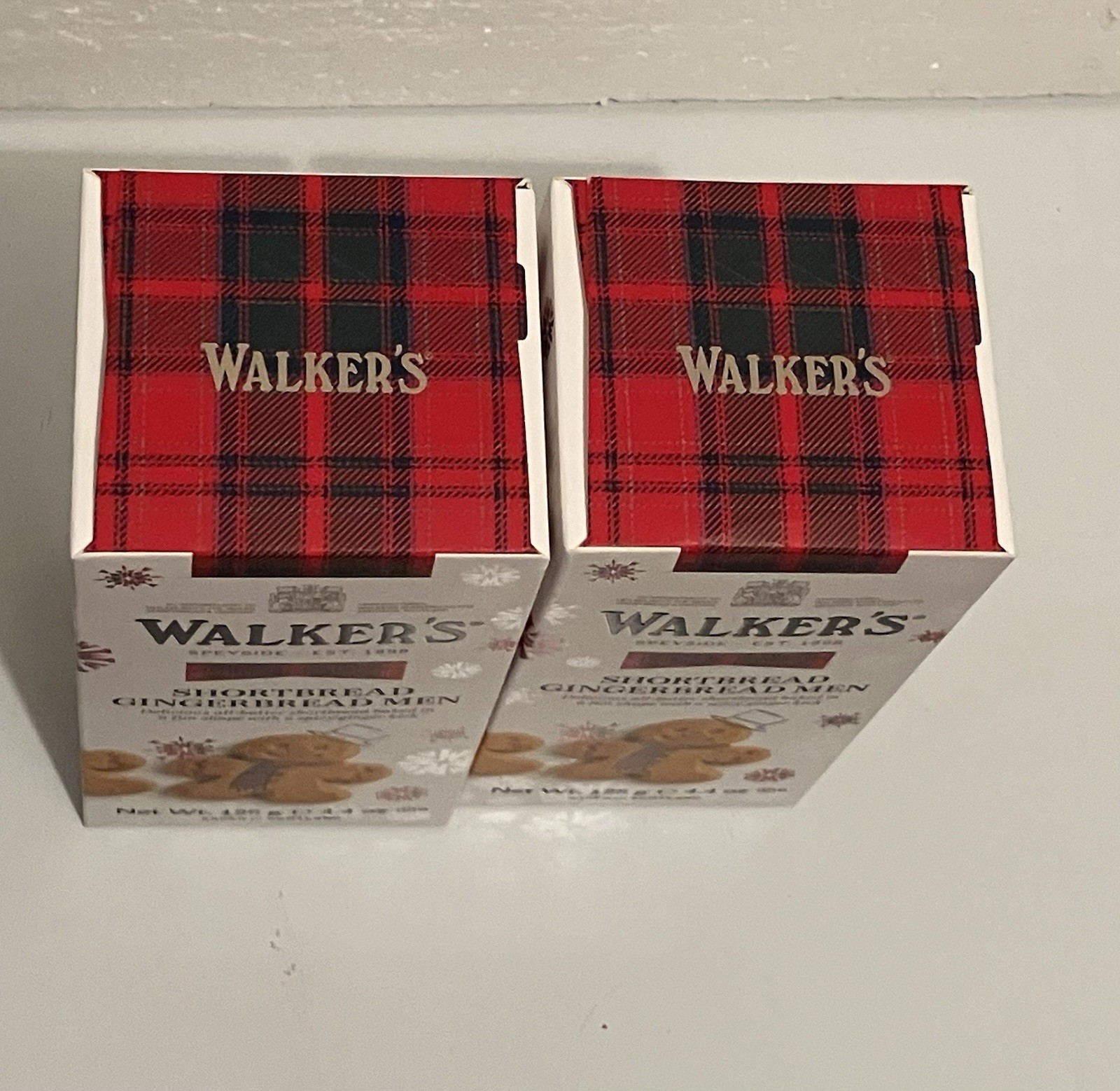 Walker’s Festive Shortbread Gingerbread Men – 4.4 oz Shortbread Cookies Lot of 2