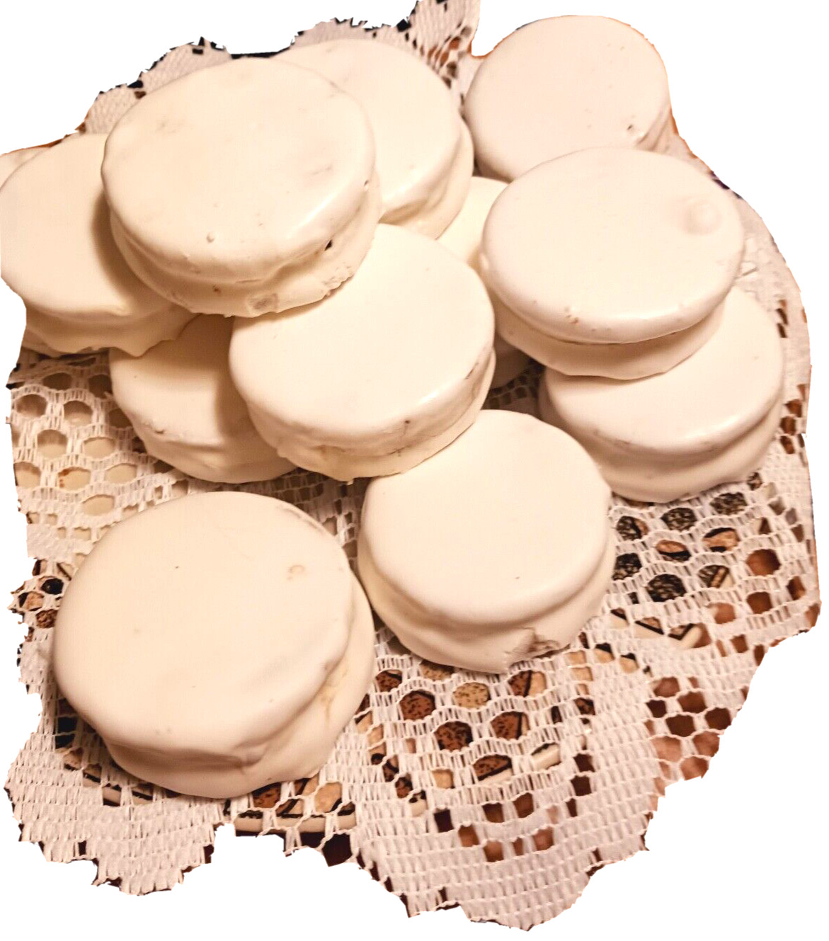 6 Alfajores Chocolate y White. Mar del Plata Style Filling with dulce de leche
