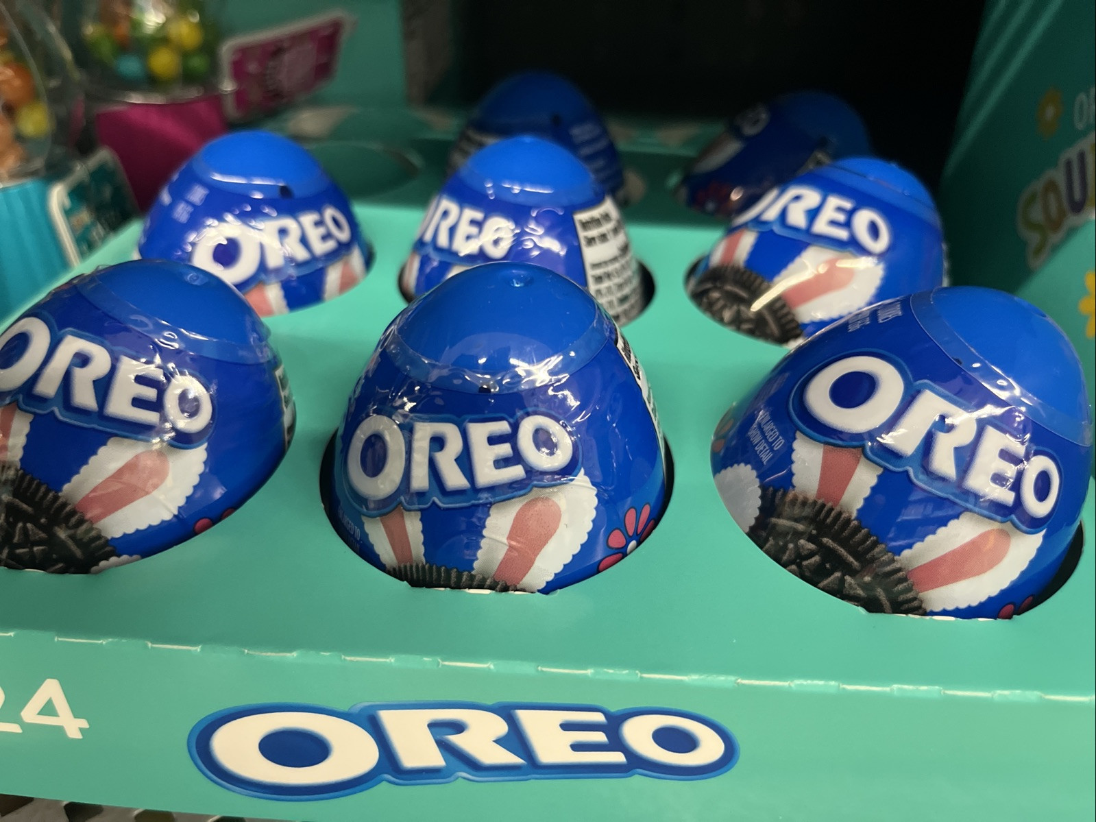 OREO Chocolate Sandwich Cookies, 1 Easter Egg O.78oz/22gm