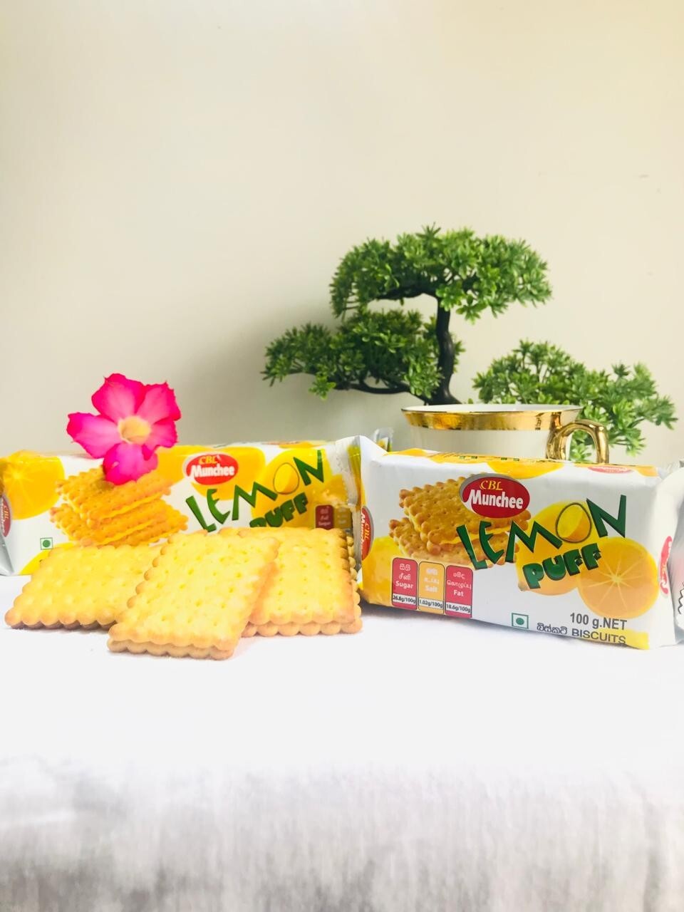 CBL Munchee Lemon Puff Biscuit 100% Vegetarian Made With Natural Lemon Cream.